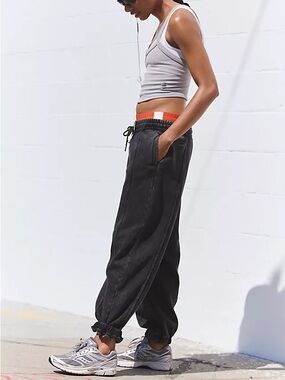 Free people sprint to the finish sweat pants sz small
